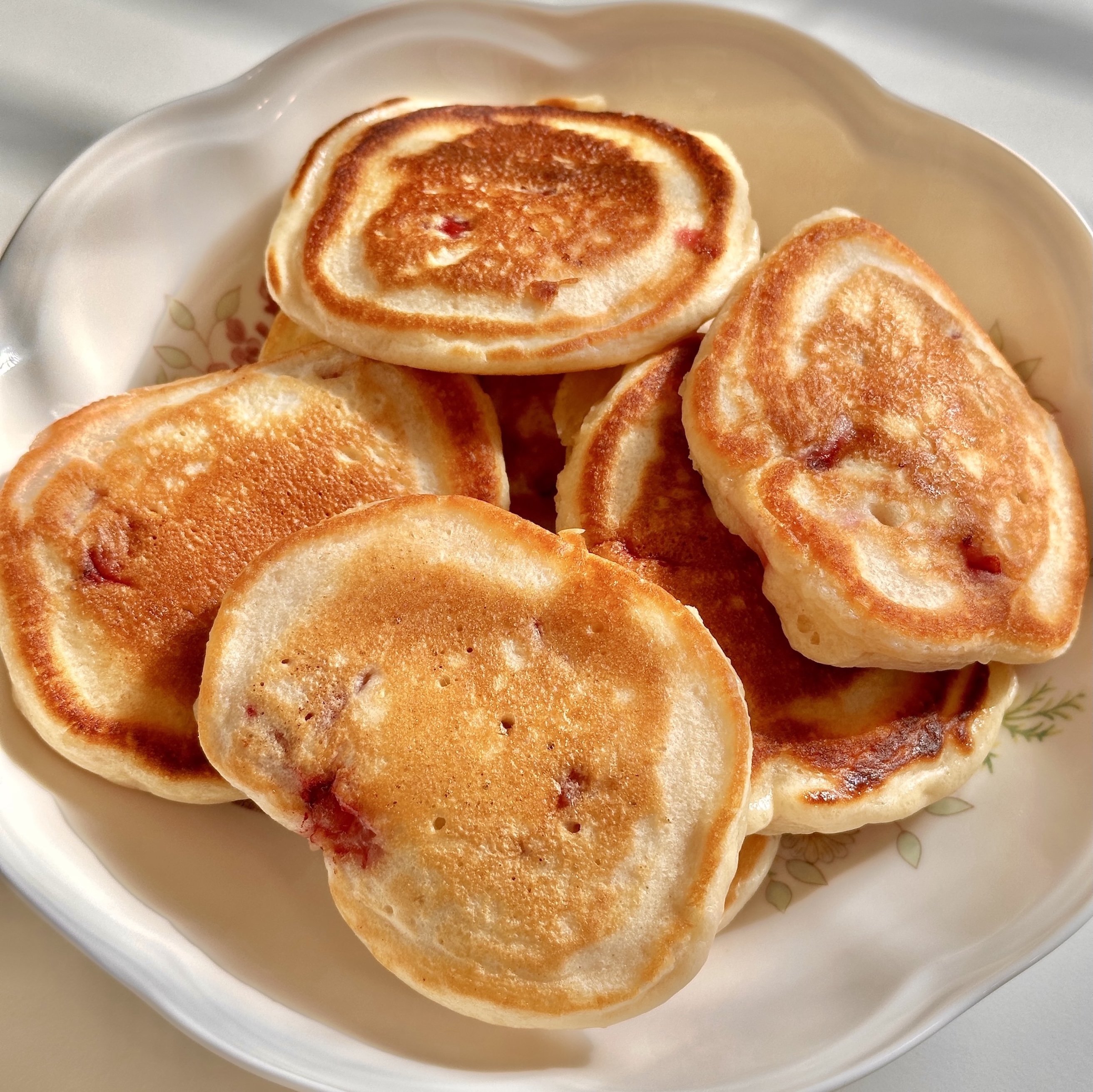 Banana Strawberry Pancakes