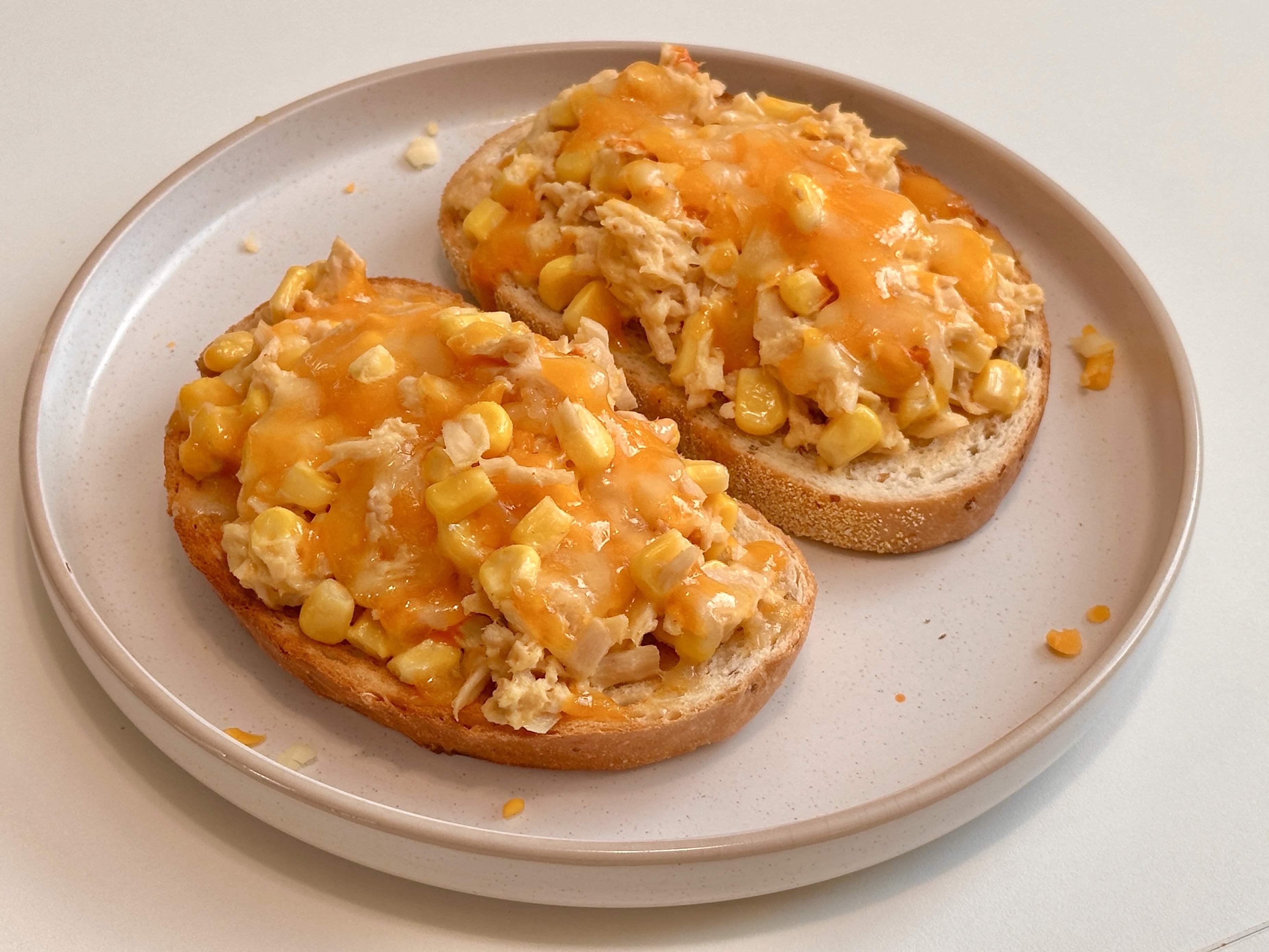 Cheesy tuna toast with corn