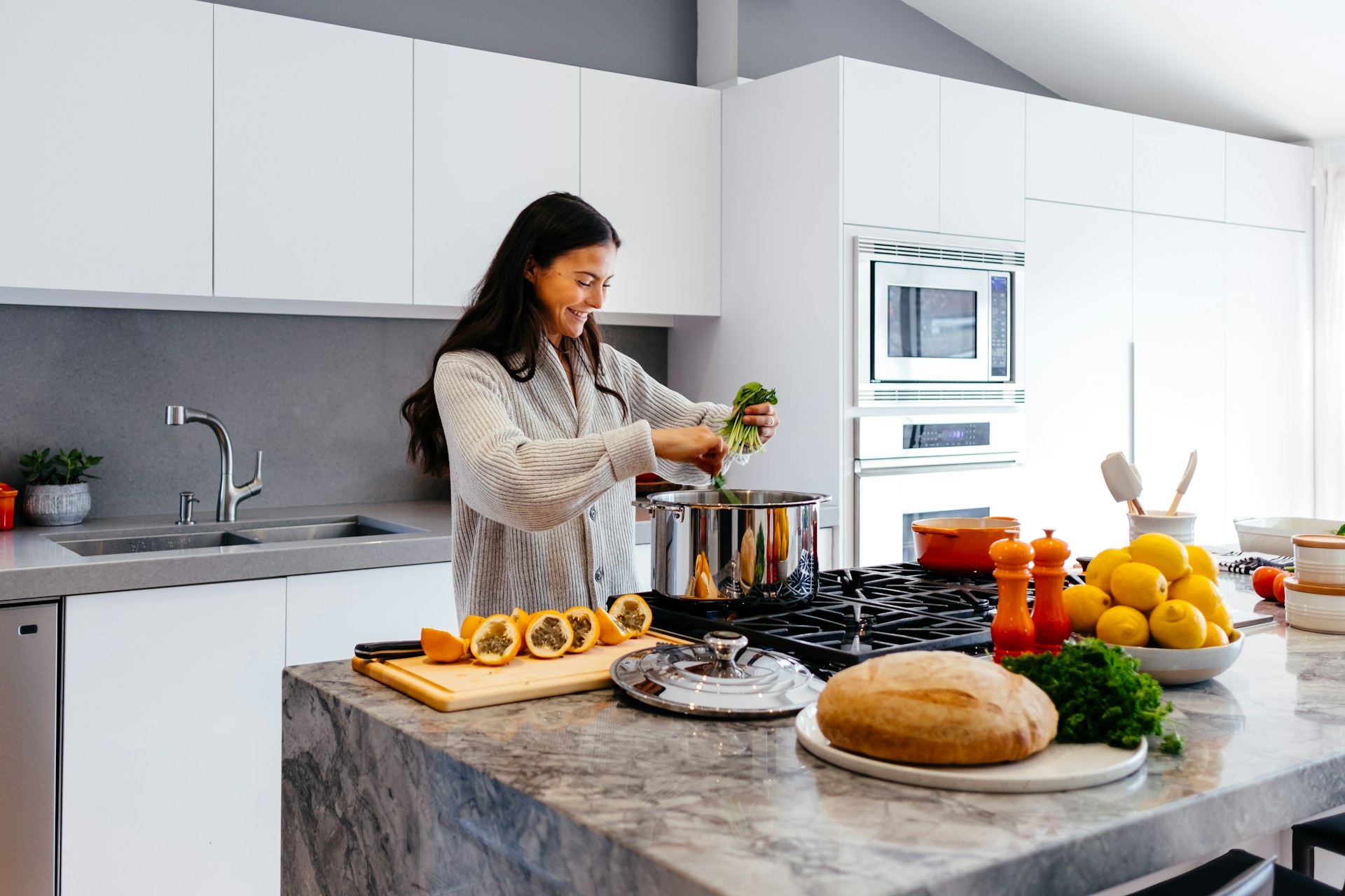 Calories for Women at 30: How Many Do You Actually Need?