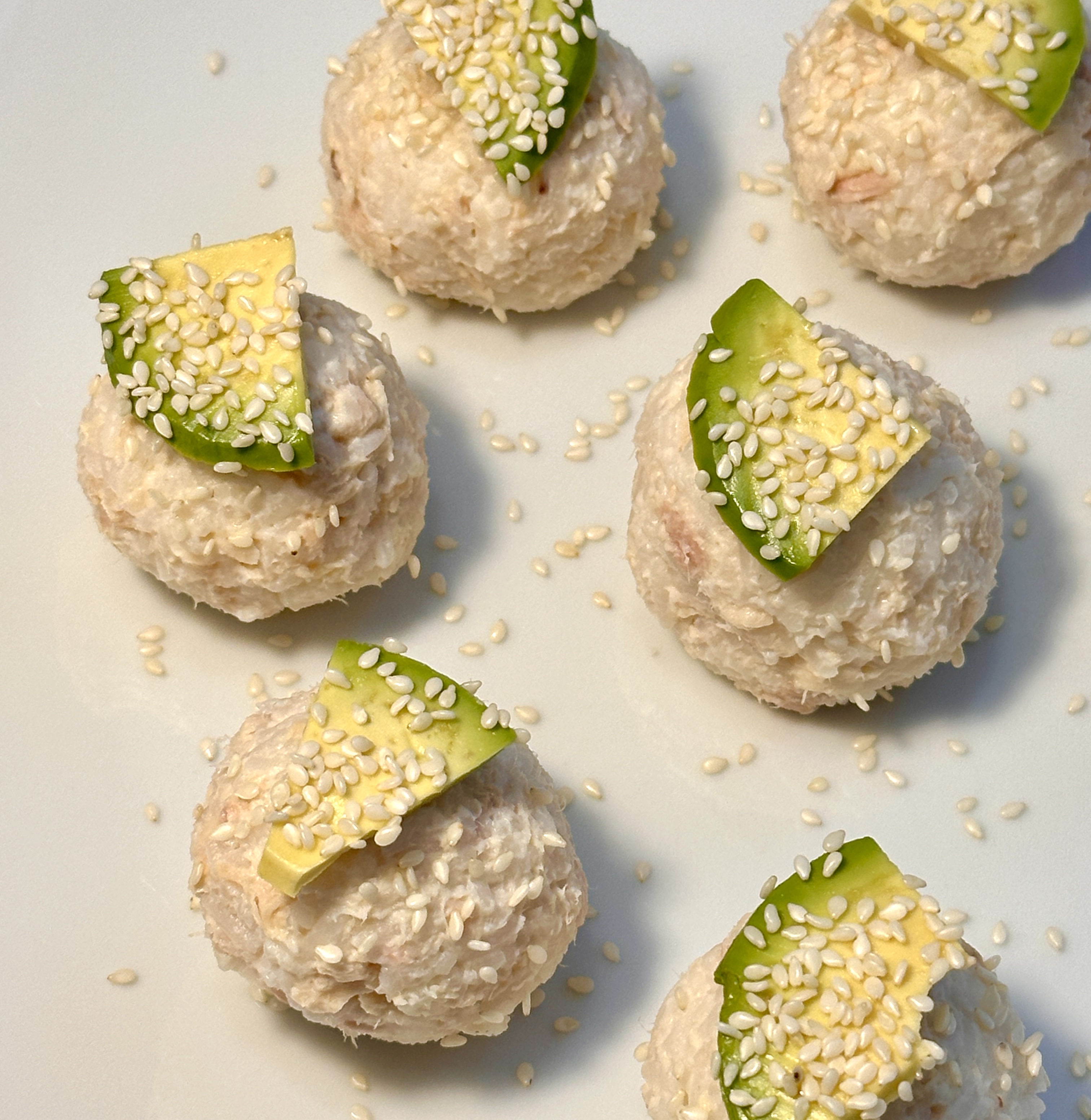 Tuna rice balls with avocado